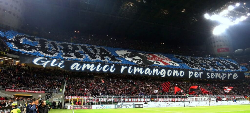 Tifo Curva Nord Inter Milan amis toujours derby San Siro
