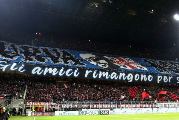 Tifo Curva Nord Inter Milan amis toujours derby San Siro