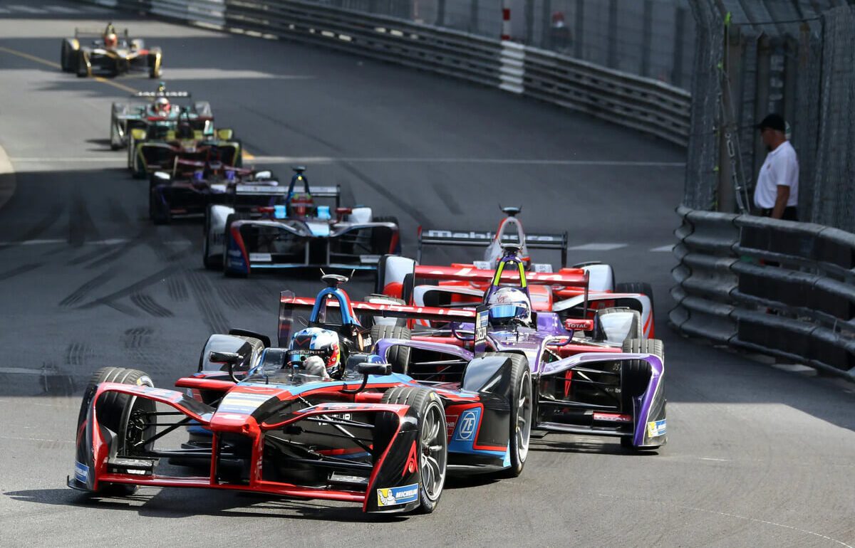Paddock Club Formula E Gen3 F1 Monaco circuit urbain voitures électriques virage serré