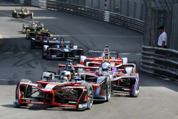 Paddock Club Formula E Gen3 F1 Monaco circuit urbain voitures électriques virage serré